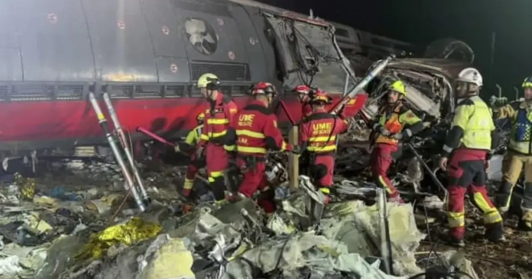 Trenes siniestrados en Toledo tras el choque