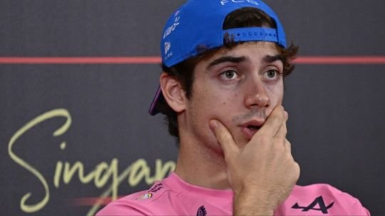 Franco Colapinto en el circuito urbano de Marina Bay durante el Gran Premio de Singapur