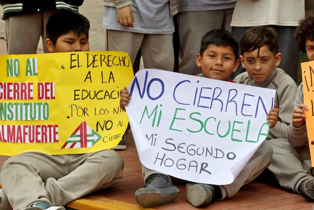 Fachada del Instituto Almafuerte en Esteban Echeverría