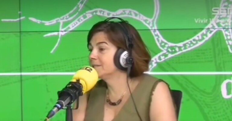Cristina Alonso, geriatra, en una consulta médica