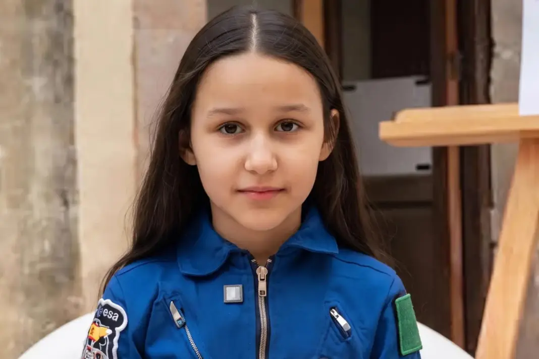 Daira Martínez Mejía, niña de nueve años que estudia Historia y publicó cinco libros