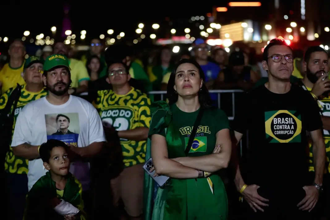 Flavio Bolsonaro durante una conferencia de prensa