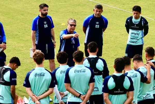 Hernán Darío Gómez, entrenador de la selección de El Salvador, en conferencia de prensa