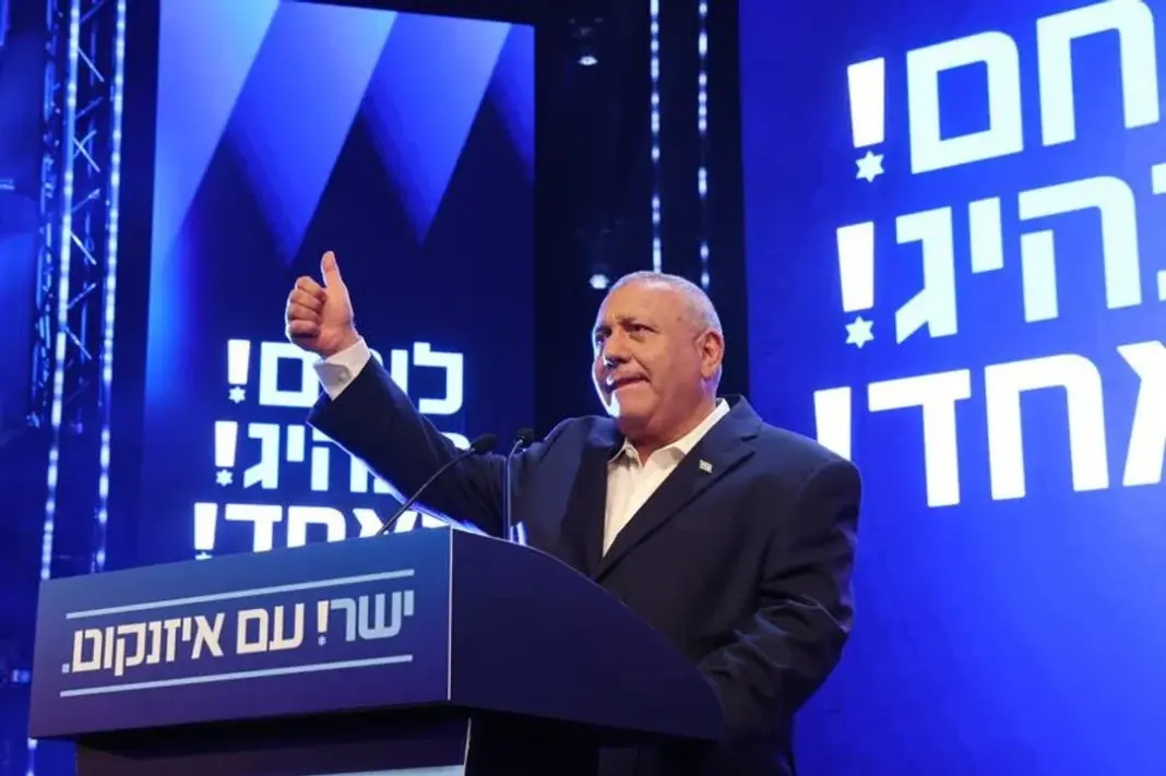Elecciones en Israel: votantes en un colegio electoral