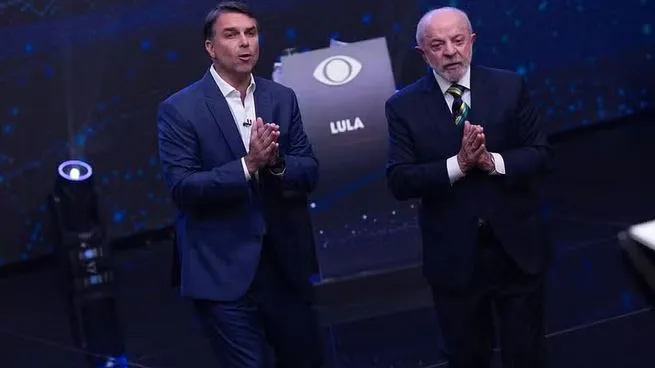 Lula da Silva y Flávio Bolsonaro durante el debate