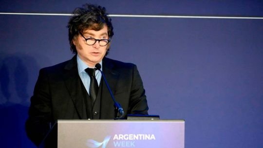 Presidente Javier Milei en el anuncio sobre la decisión de Halliburton