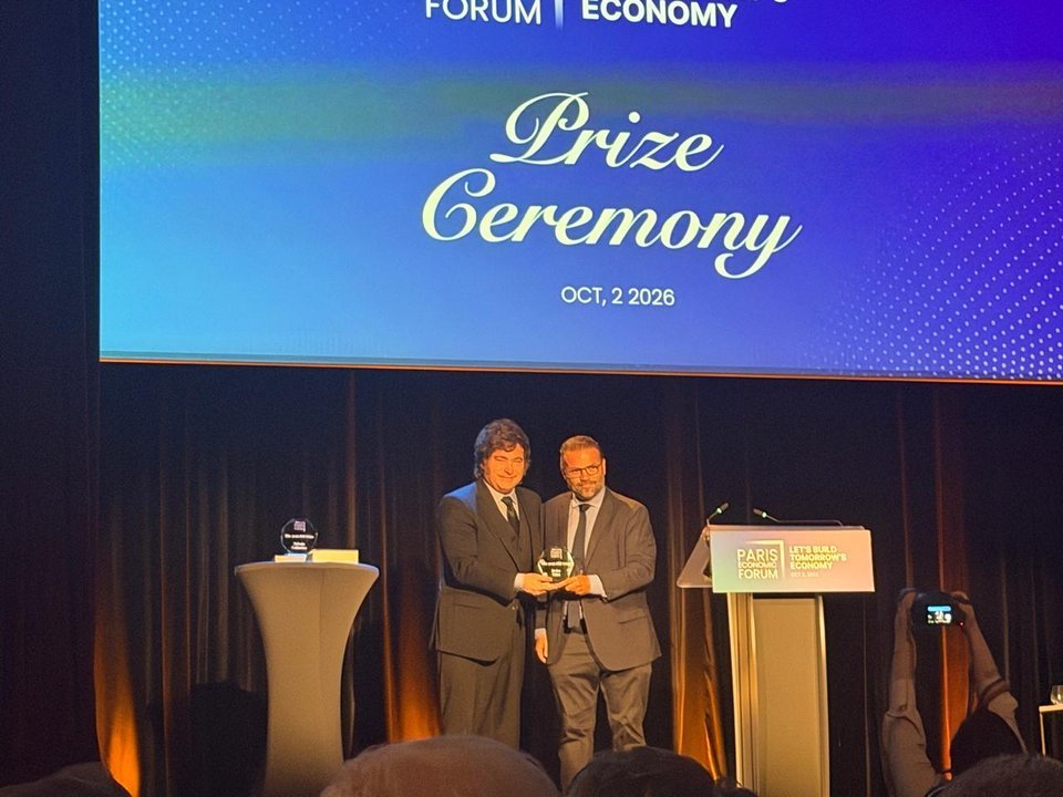 Presidente Javier Milei durante la ceremonia de premiación en París