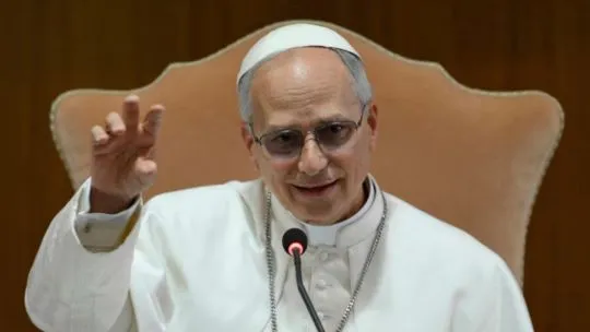 El papa León XIV en el Policlínico Gemelli de Roma tras la cirugía