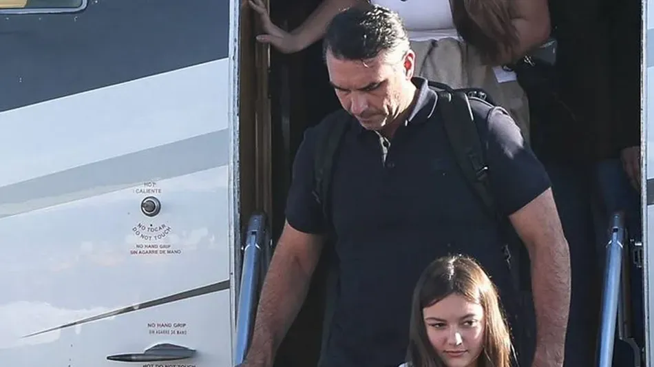 Flávio Bolsonaro y la sede de la Policía Federal de Brasil