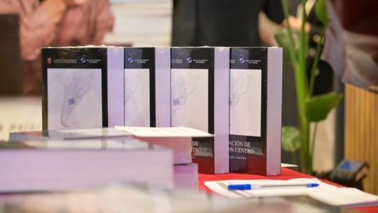 Presentación del libro 'La creación de la Región Centro' en la Bolsa de Comercio de Córdoba