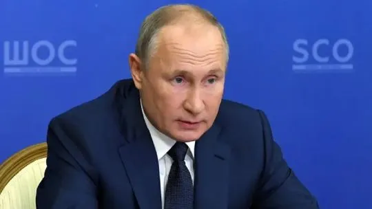 Steve Witkoff y Vladimir Putin en una reunión diplomática