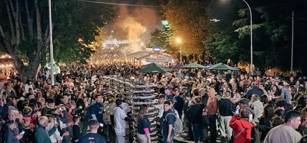 Salame de Tandil durante la medición en la Fiesta del Salame y del Cerdo