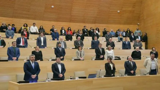 Sesión en la Legislatura de Córdoba con legisladores de distintos bloques